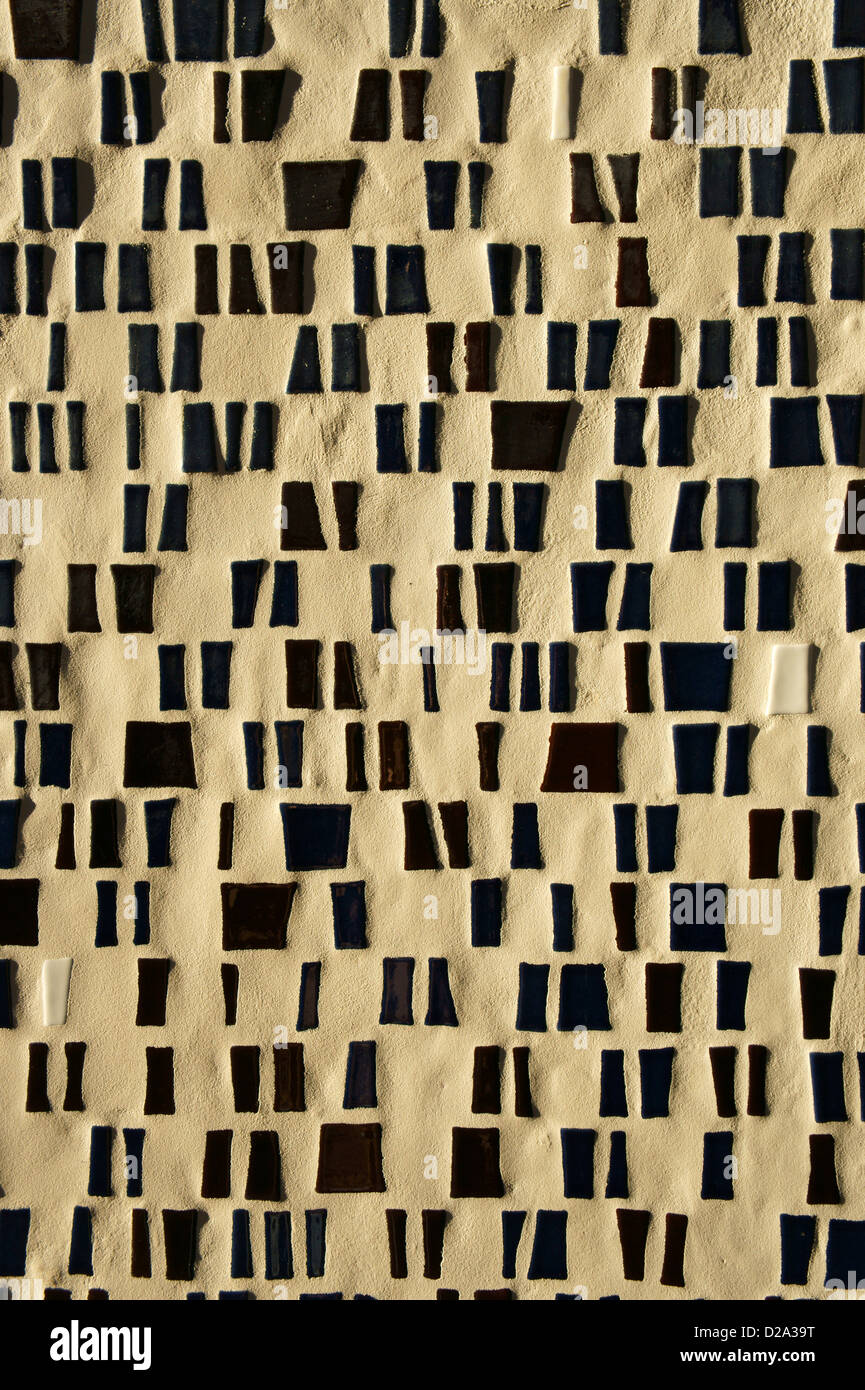 Schwarz Weiss Fliesen Mosaik An Der Wand Eines Gebaudes Stockfotografie Alamy