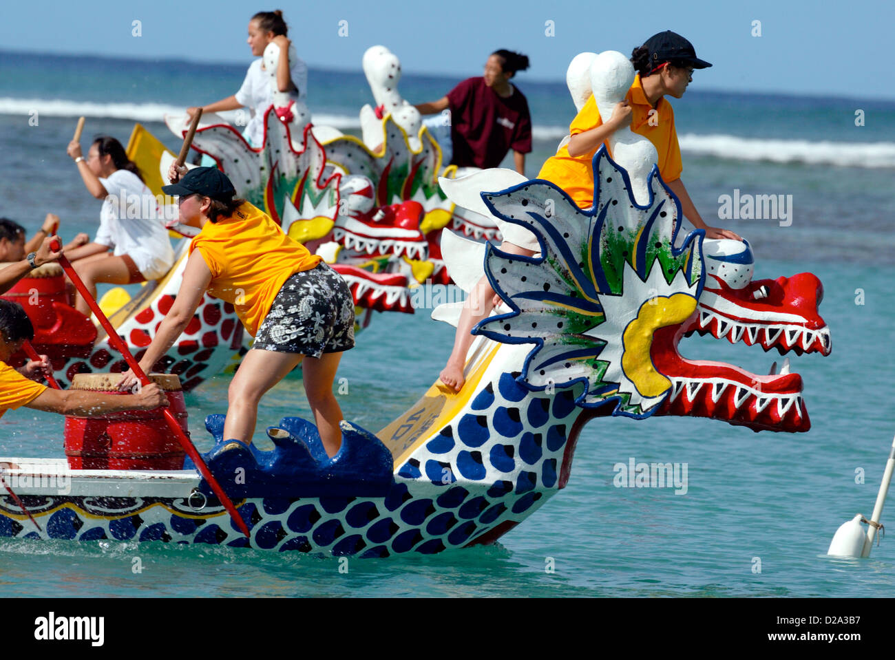 Honolulu-Hawaii Dragon Boat Race Dragon Boat Festivals (Tuen Ng) begann im vierten Jahrhundert v. Chr. In China Fifty drei Teams US Stockfoto