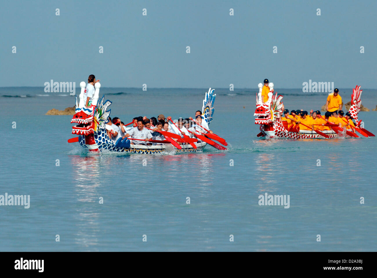 Honolulu-Hawaii Dragon Boat Race Dragon Boat Festivals (Tuen Ng) begann im vierten Jahrhundert v. Chr. In China Fifty drei Teams US Stockfoto