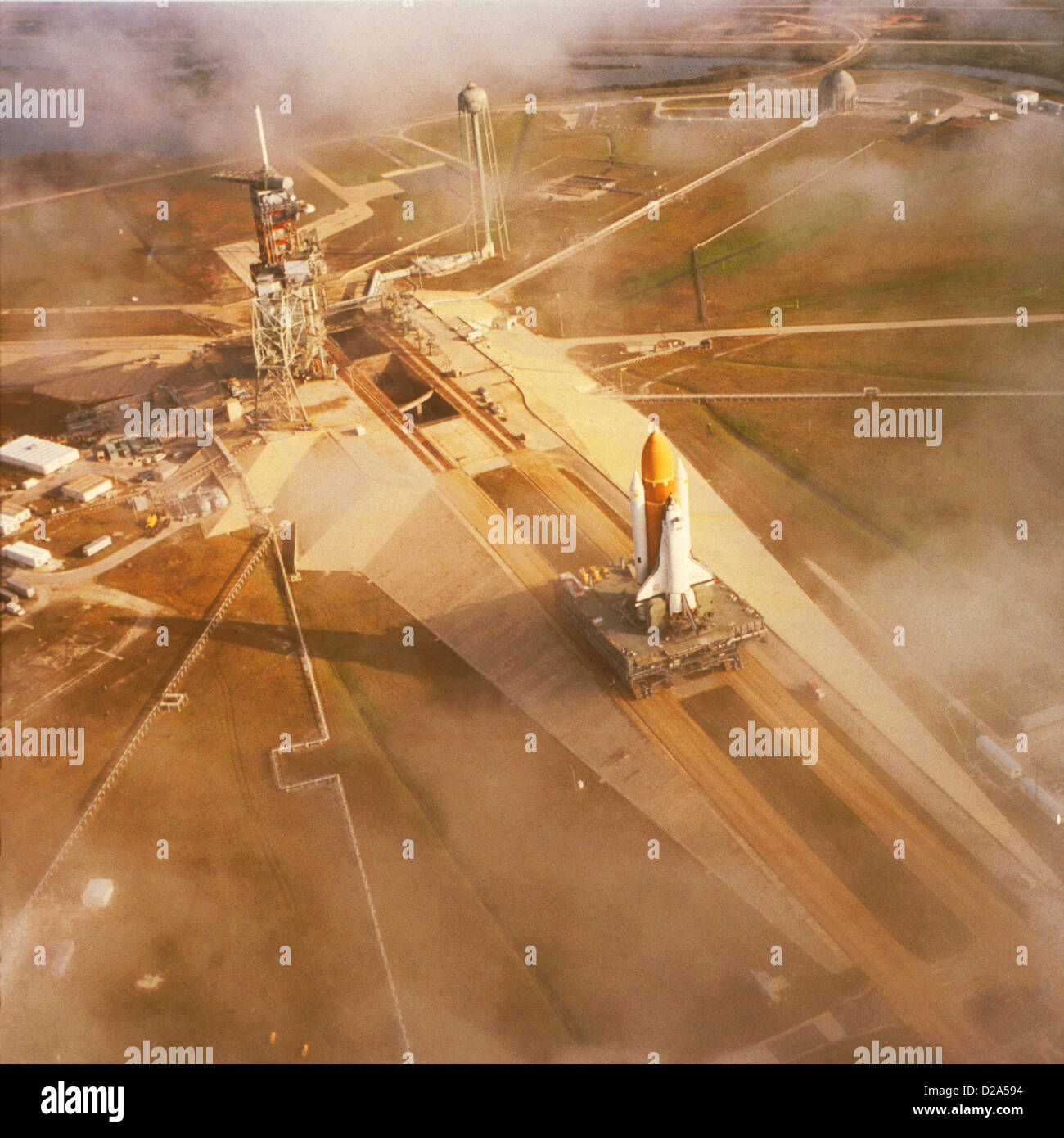 Space Shuttle Challenger auf Pad 39A, vor dem ersten Flug (Nasa 6. Shuttle-Mission), 1/83 Stockfoto