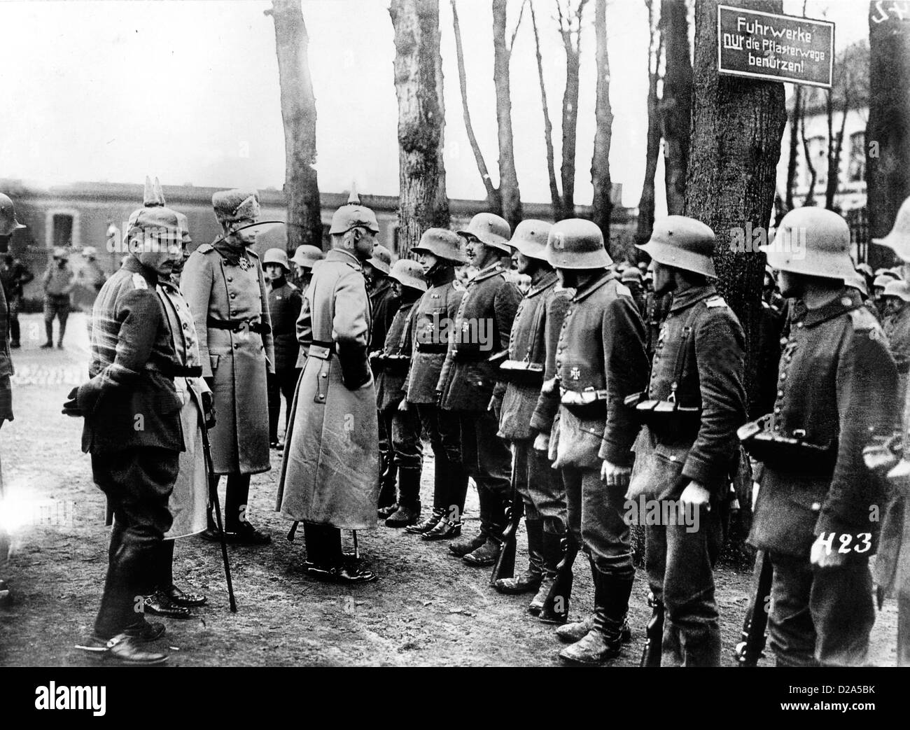Weltkrieg 1917 Krone Prinz Ruprecht von Bayern Sturmtruppen zu überprüfen. Stockfoto