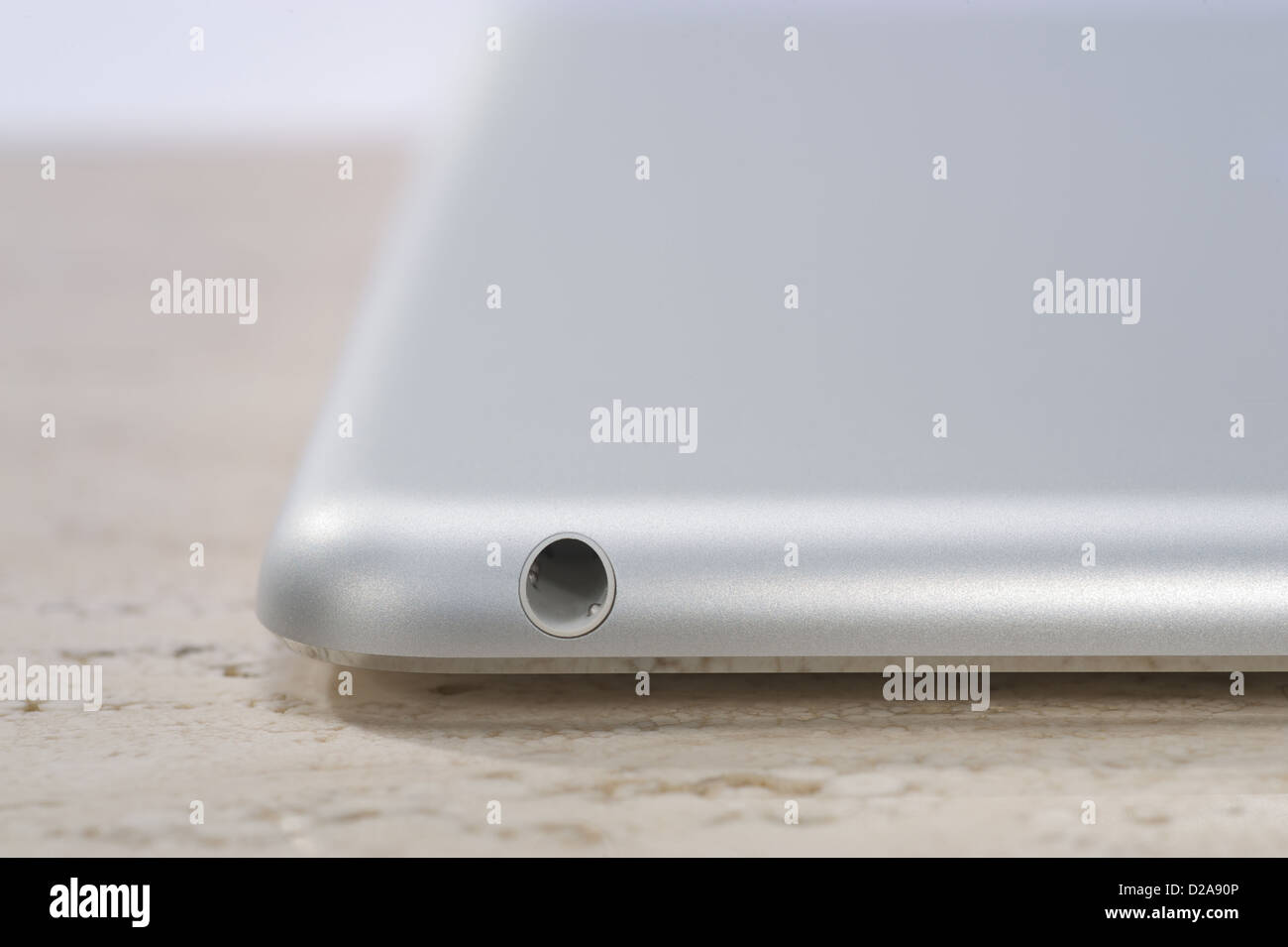 Hamburg, Deutschland, Detailansicht des Apple iPad Mini mit Stereo-Minibuchse Stockfoto