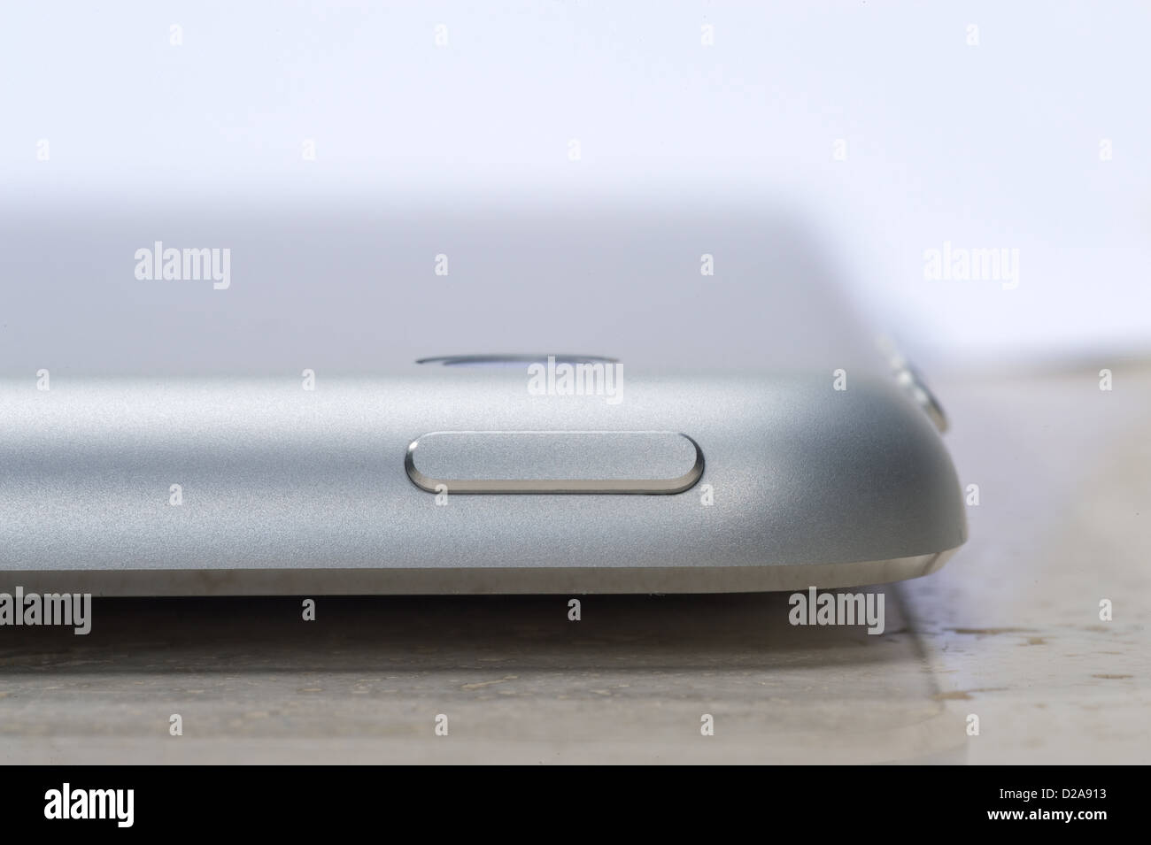 Hamburg, Deutschland, Detailansicht des Apple iPad Mini mit der ein- und Ausschalter Stockfoto