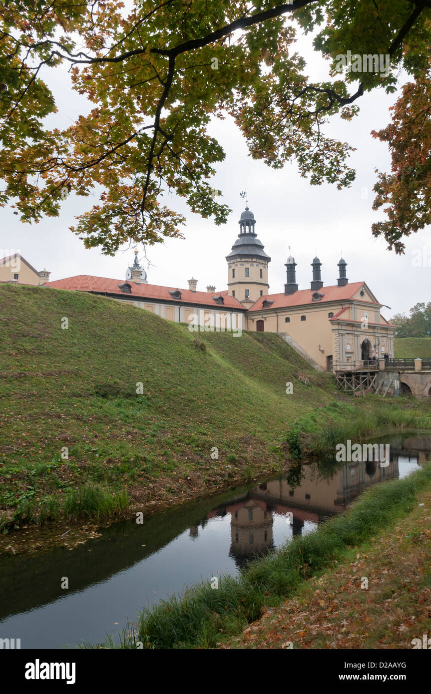 am berühmten Neswizh Burg in Belarus, ehemalige Residenz der Radziwills. Es ist in UNESCO-Liste des Weltkulturerbes aufgenommen Stockfoto