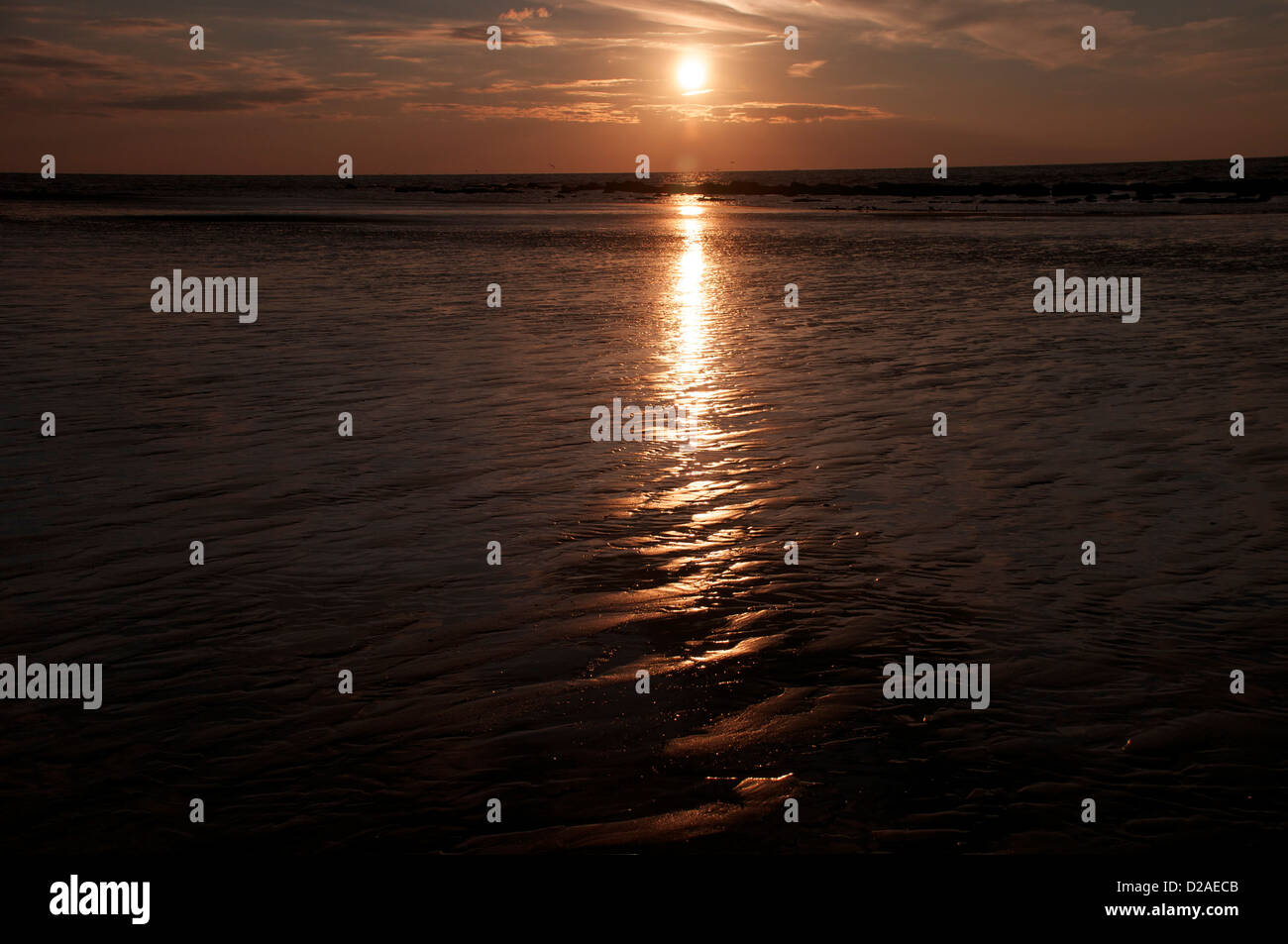 Januar-Sonnenaufgang über dem Meer an Hastings East sussex Stockfoto