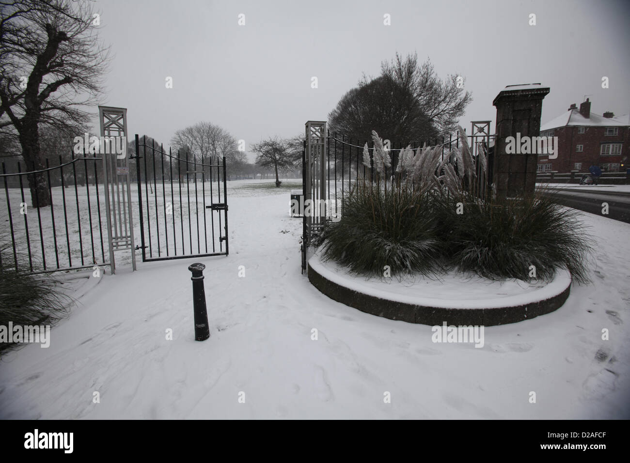London, UK. 18. Januar 2013.  Schnee in Acton, London absetzen. Stockfoto