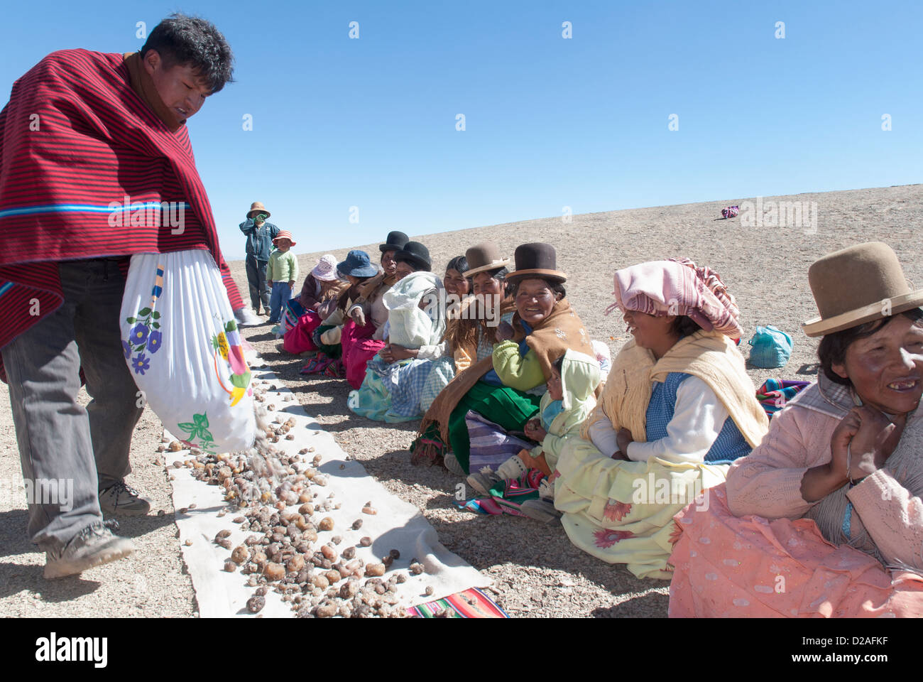 Aymara-Mittagessen in den Kordilleren Stockfoto
