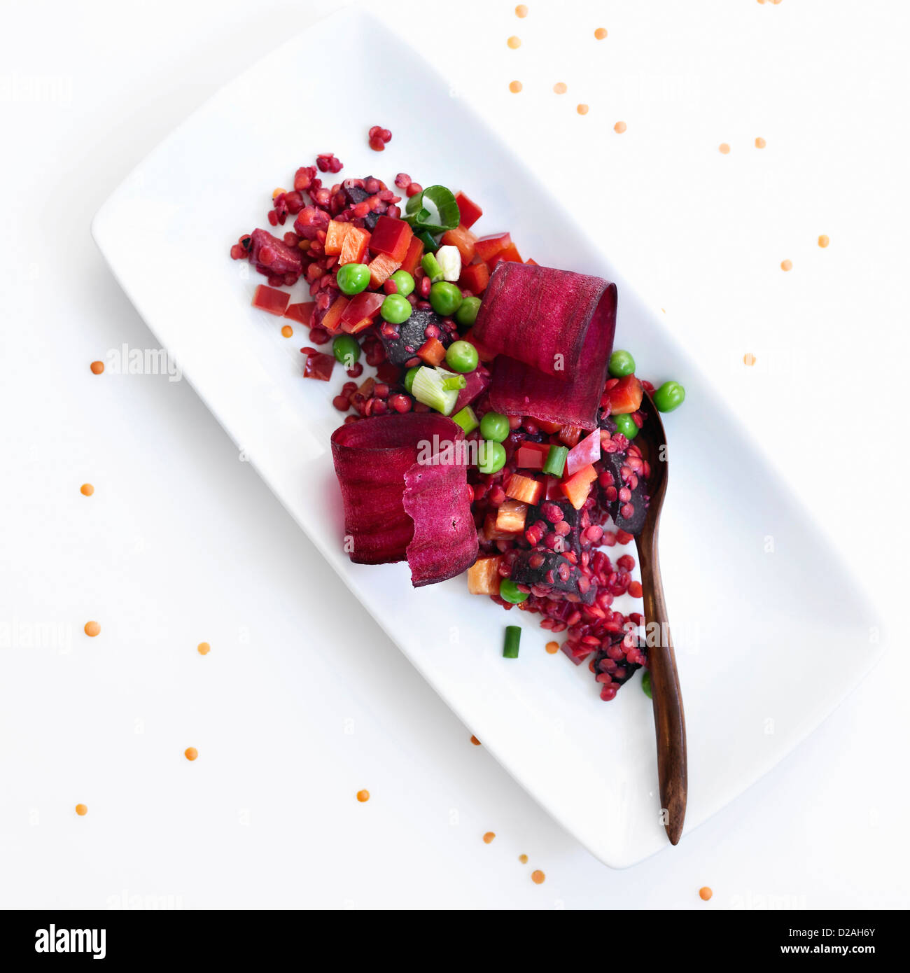 Erbsensuppe mit Granatapfel Salatteller Stockfoto