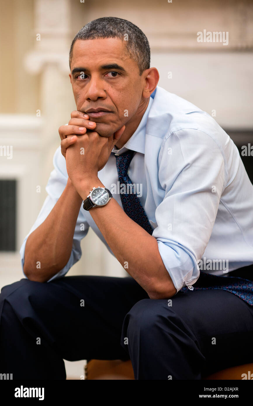 US-Präsident Barack Obama mit senior Berater im Oval Office des weißen Hauses 29. Dezember 2012 in Washington, DC trifft. Stockfoto