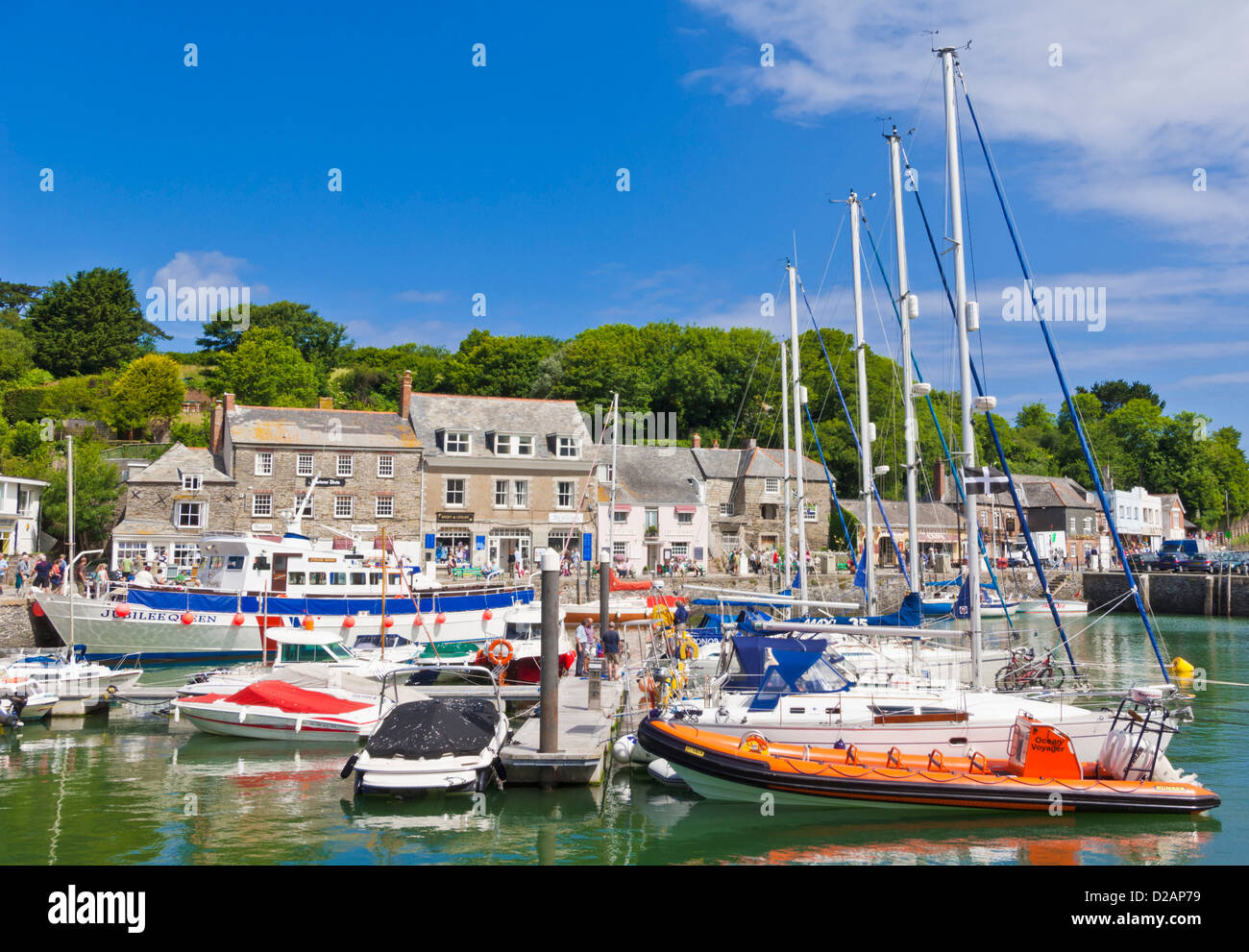 Boote vor Anker im Hafen, Padstow, Cornwall, England, GB, UK, EU, Europa Stockfoto