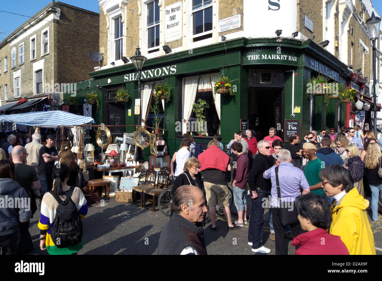 Vereinigtes Königreich Londoner Stadtteil Kensington und Chelsea Portobello Road Samstag Antiquitätenmarkt Stockfoto