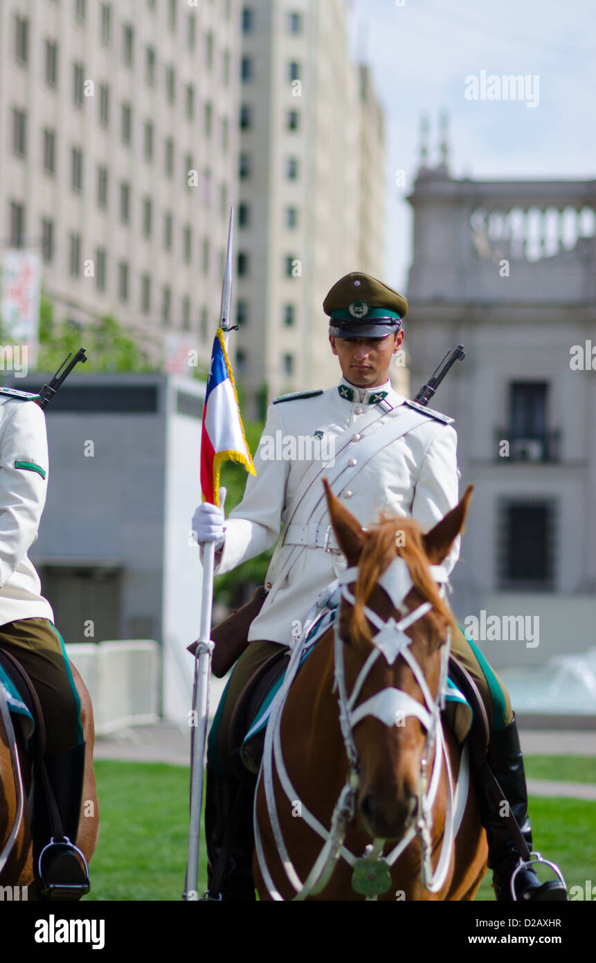 ChilePolice Officer (Carabinero) vor La Moneda, Santiago de Chile