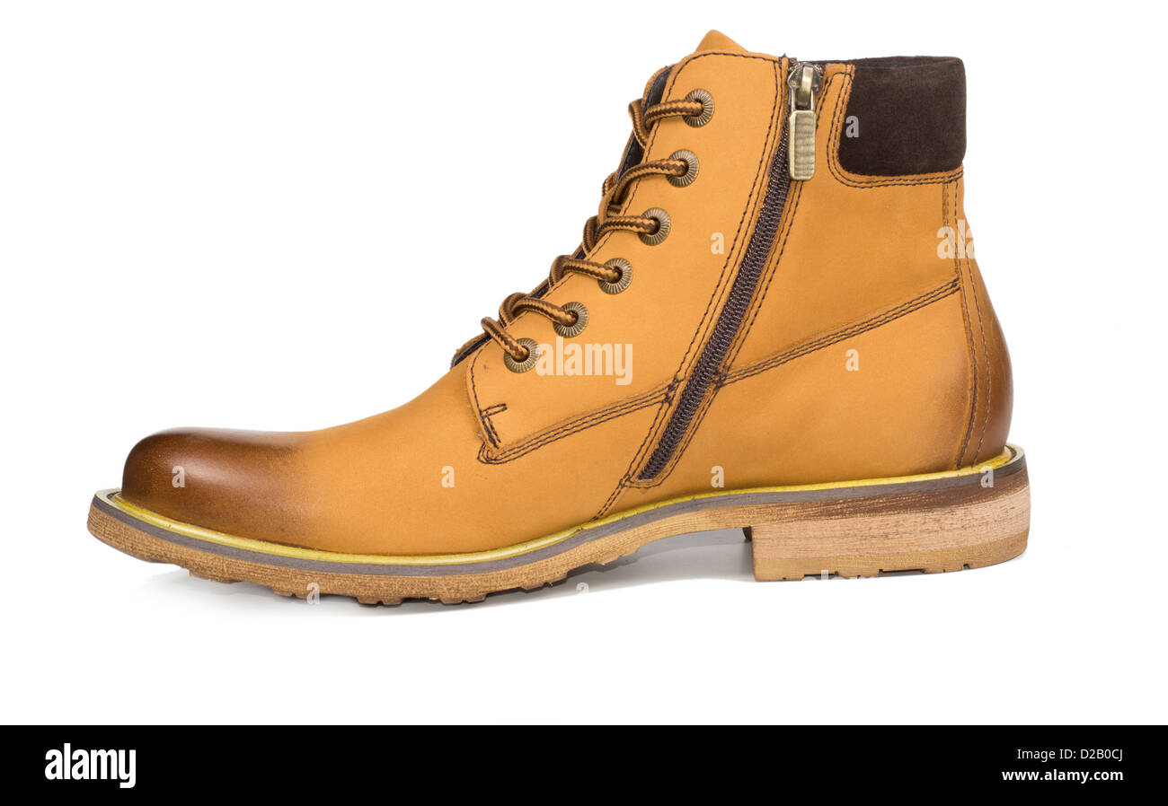 Seitenansicht einer Mens aus hellbraunem Leder Stiefelette mit seitlichen Reißverschluss und Schnürsenkel für alltägliche casual Wear auf weißem Hintergrund Stockfoto