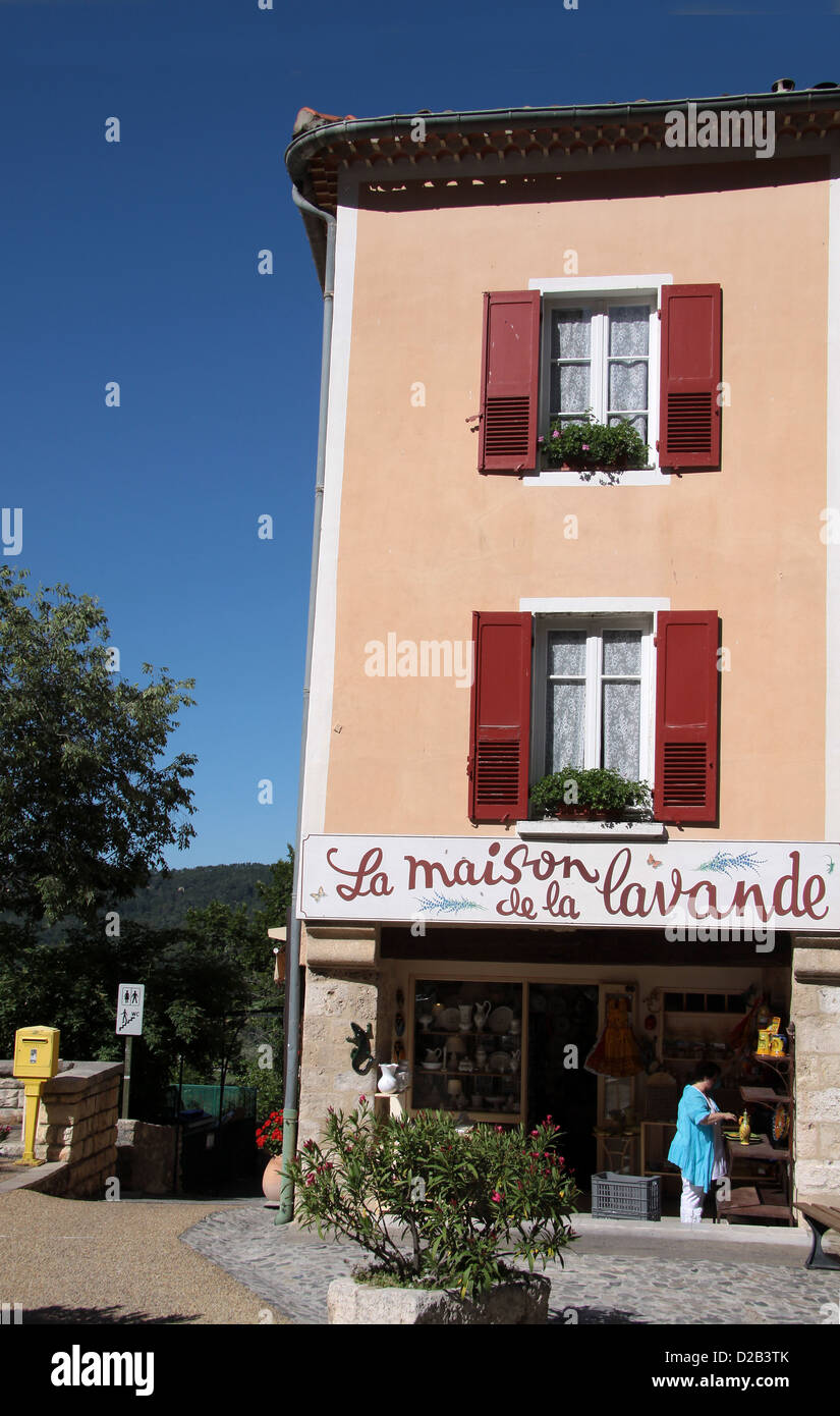 Das Dorf Moustiers-Sainte-Marie in Haute-Provence, Frankreich Stockfoto