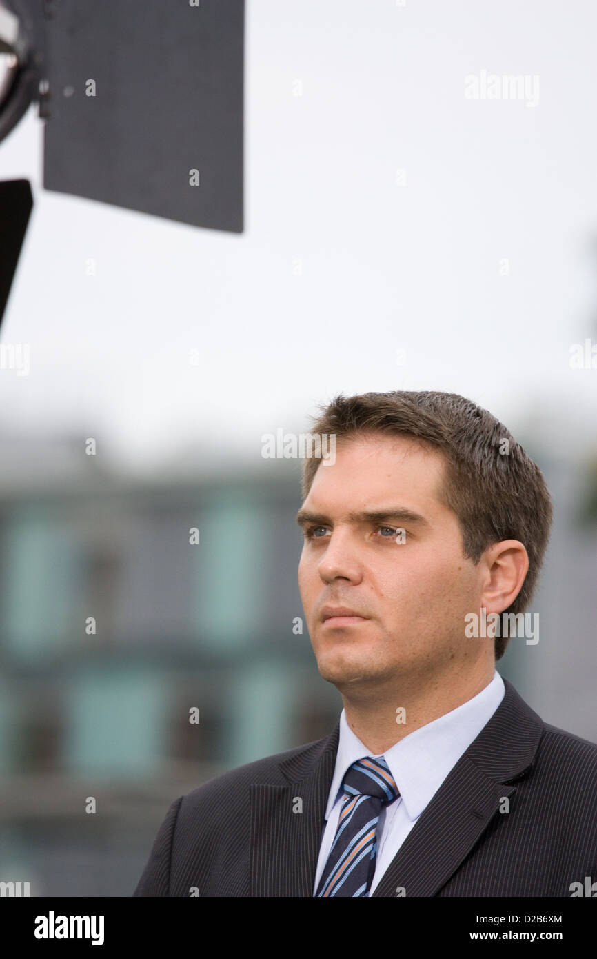 German tv journalist -Fotos und -Bildmaterial in hoher Auflösung - Seite 3  - Alamy