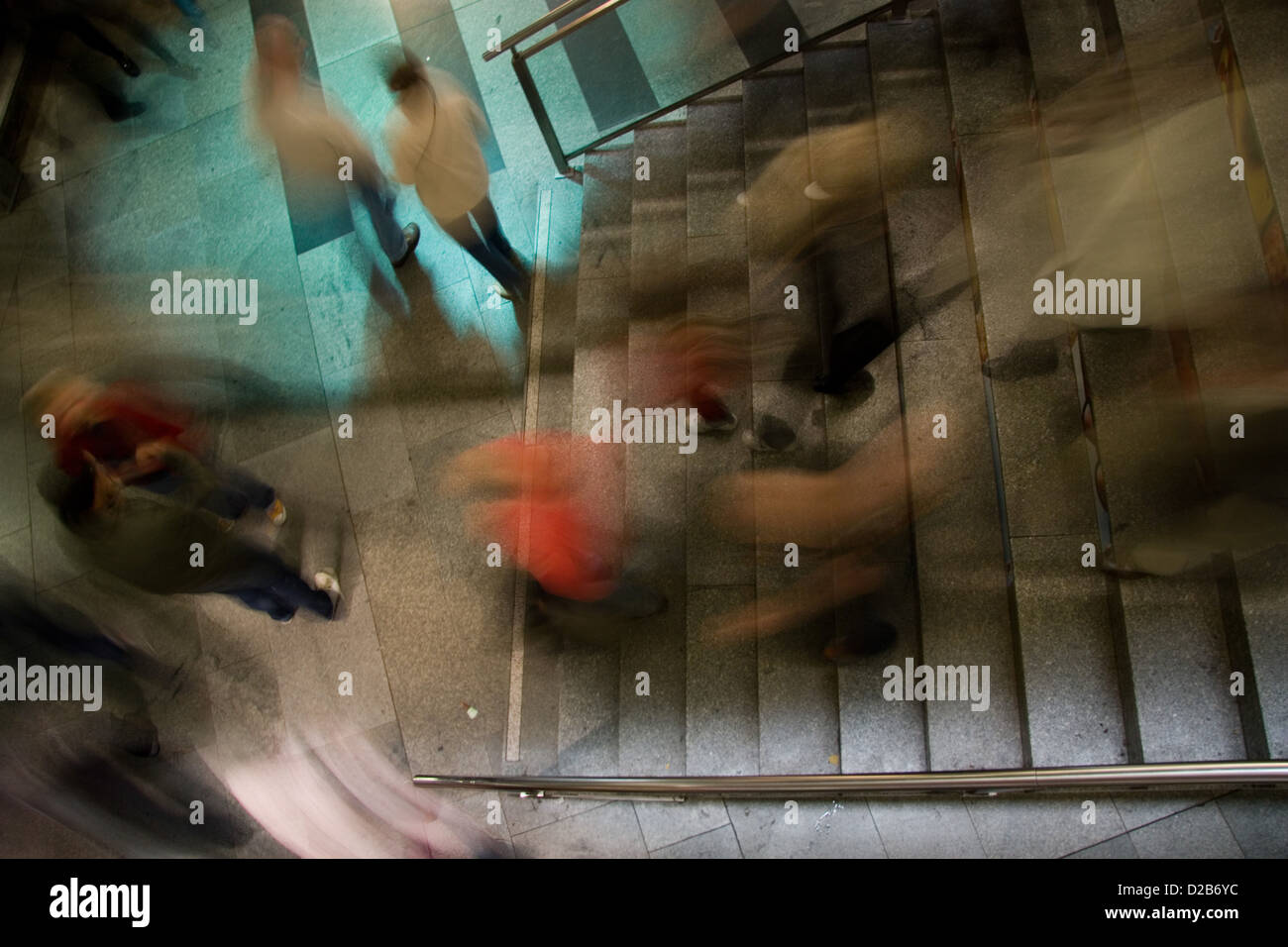 Berlin, Deutschland, Menschen auf einer Treppe in der Friedrichstraße station Stockfoto