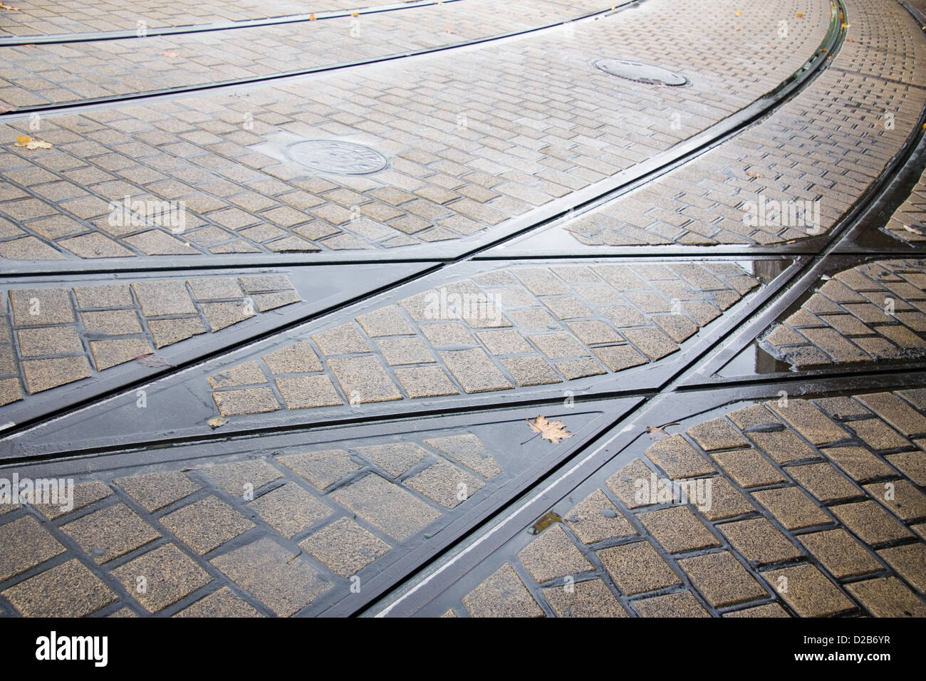 Halle, Deutschland, Straßenbahnlinien schneiden Stockfoto