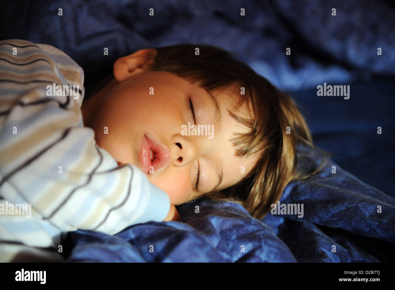 Berlin, Deutschland, Vierjaehriger schlafenden Jungen Stockfoto