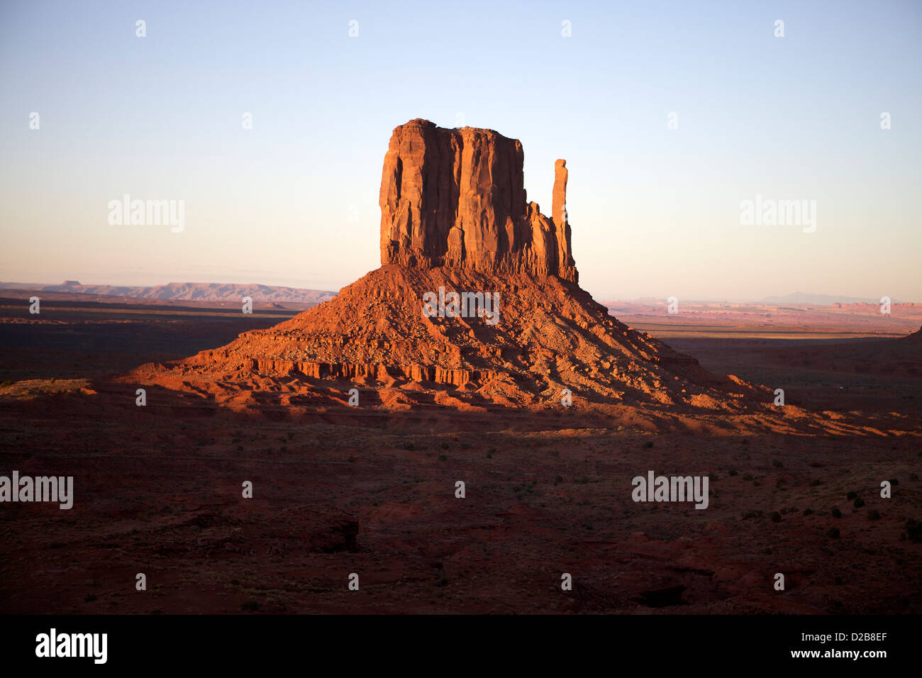 Felsen der Denkmäler im Park bei Sonnenuntergang, Utah, USA Stockfoto