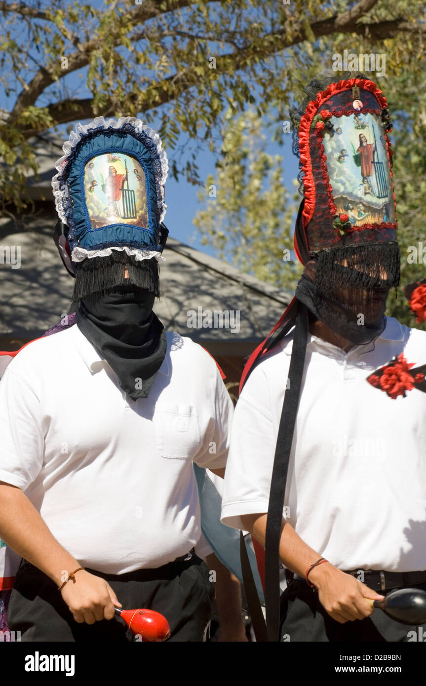 Die Matachines Tänze vorgeformt durch beide Pueblo-Indianer und Hispanos von New Mexico. Stockfoto