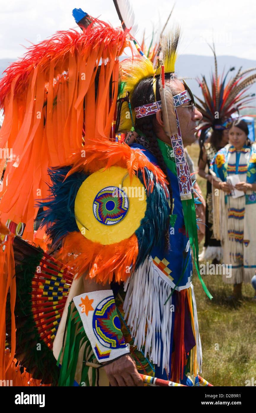 Eine Versammlung Nordamerika Ureinwohner treffen tanzen singen sozialisieren Ehre indianische Kultur Taos Pueblo New Mexiko Stockfoto