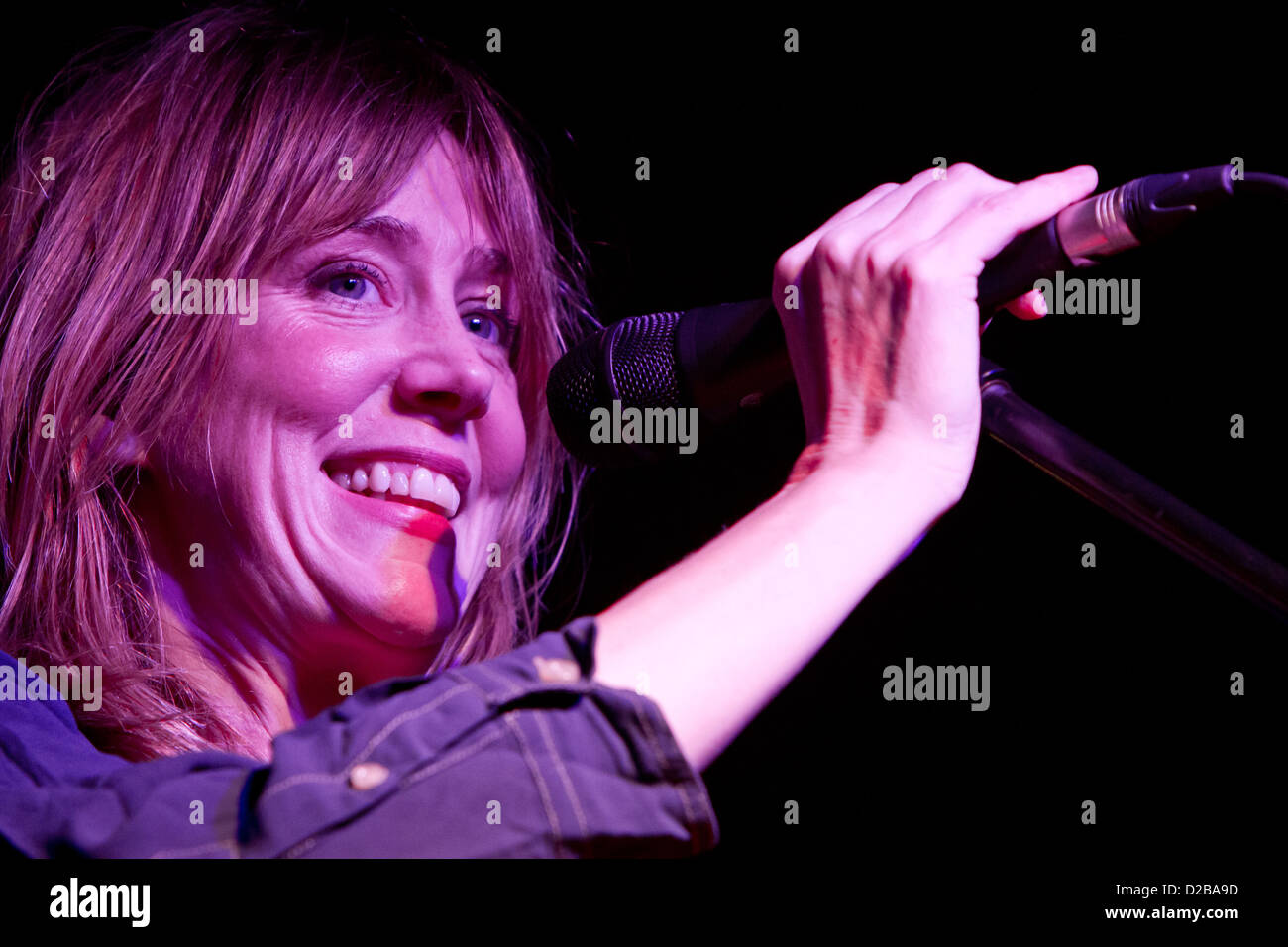 23. November 2012 führt - Mailand, Italien - die Songwriterin Beth Orton im Music Club Salumeria Della Musica Stockfoto