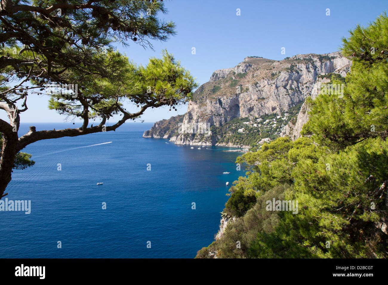 Blick auf Marina Piccola auf der südlichen Küste von Capri, Kampanien, Italien Stockfoto