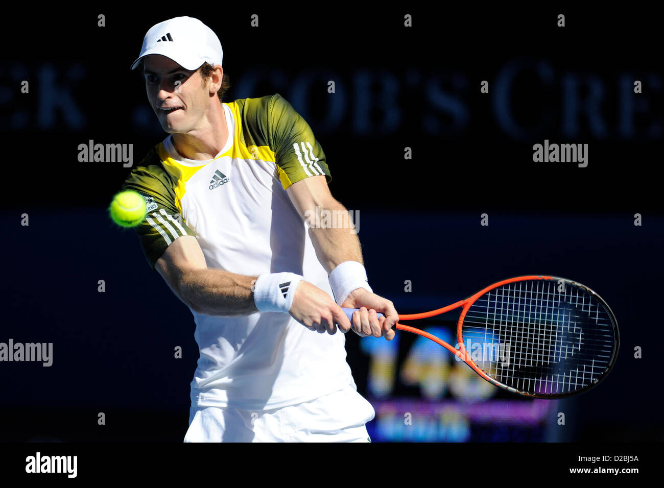 19. Januar 2013. Melbourne, Australien. Andy Murray aus Großbritannien trifft eine Rückkehr Schuss in seinem Spiel am Tag sechs der Australian Open aus Melbourne Park. Stockfoto