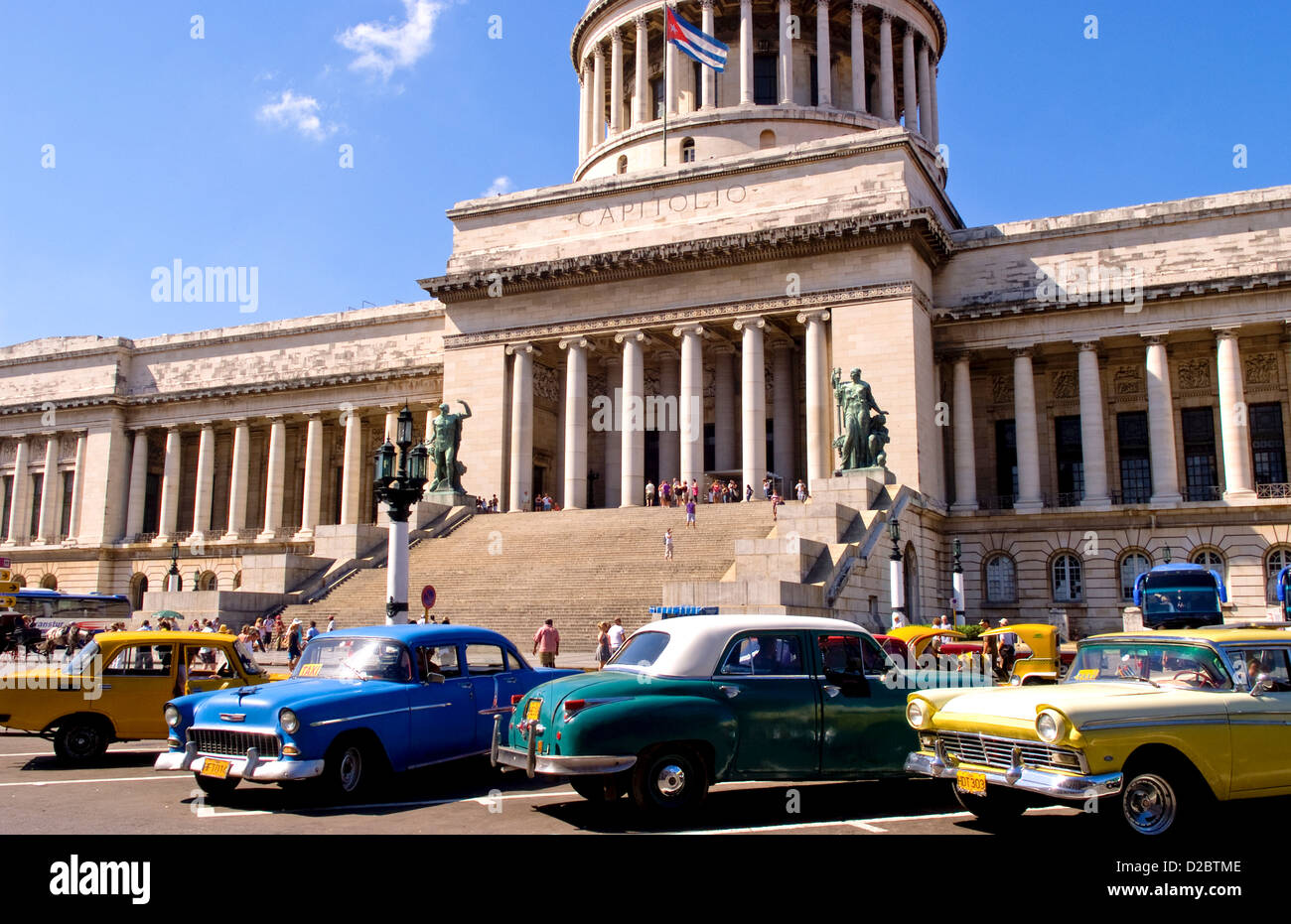 Amerikanische Oldtimer In Centro Habana Cuba, Capitol Stockfoto