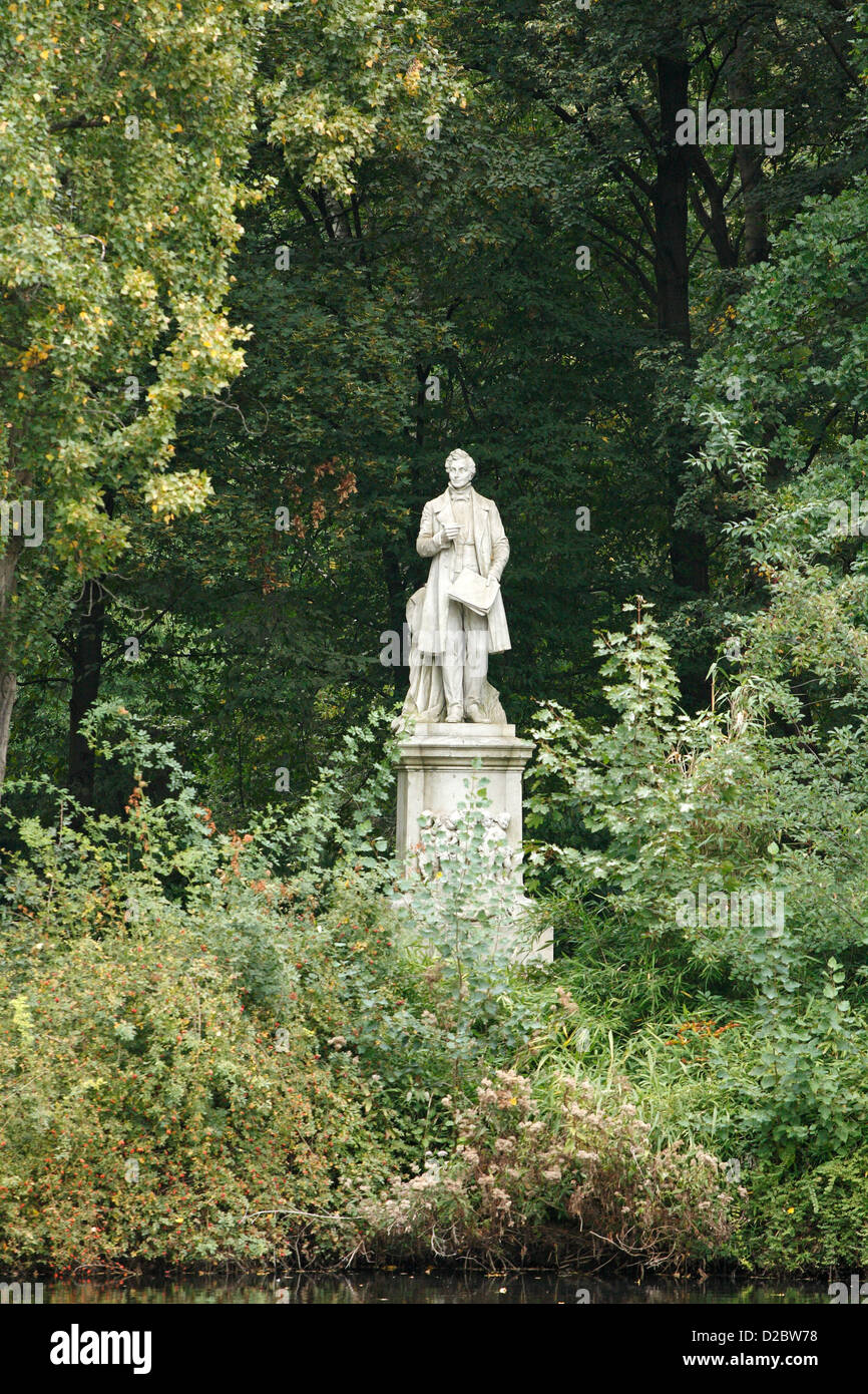 Berlin, Deutschland, die Skulptur von Albert Lortzing im großen Tiergarten Stockfoto