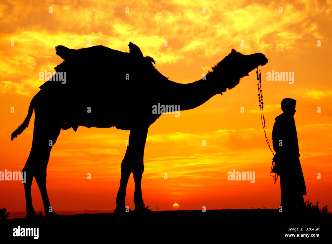 Sonnenaufgang am Sam Thar Desert Safari Sand Dünen, Jaisalmer, Rajasthan, Indien Stockfoto Sonnenaufgang am Sam Thar Desert Safari Sand Dünen, Jaisalmer, Rajasthan, Indien Stockfoto