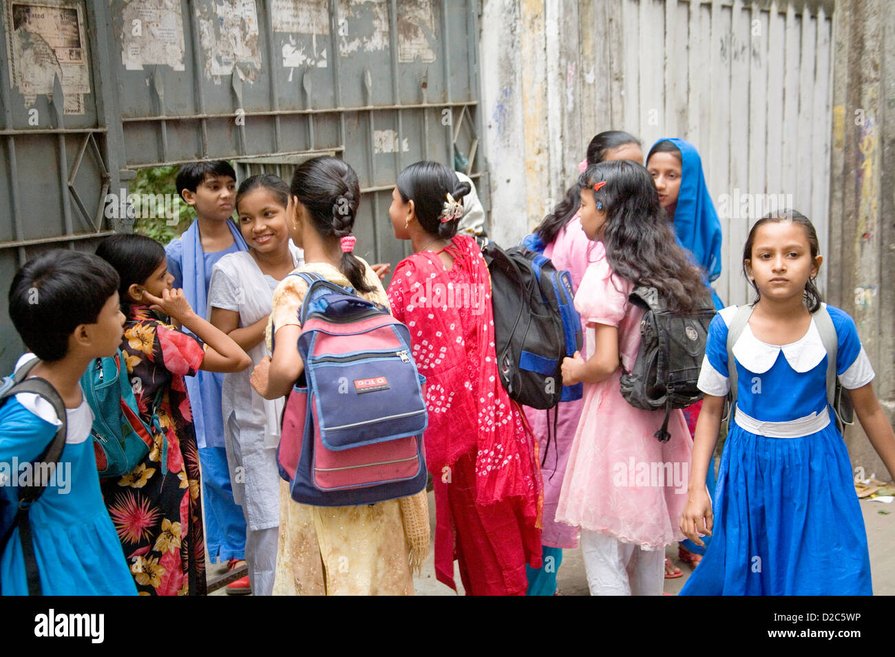 Schulmädchen im Lalbagh Fort, Dhaka, Bangladesch (auch bekannt als Fort Aurangabad) Stockfoto