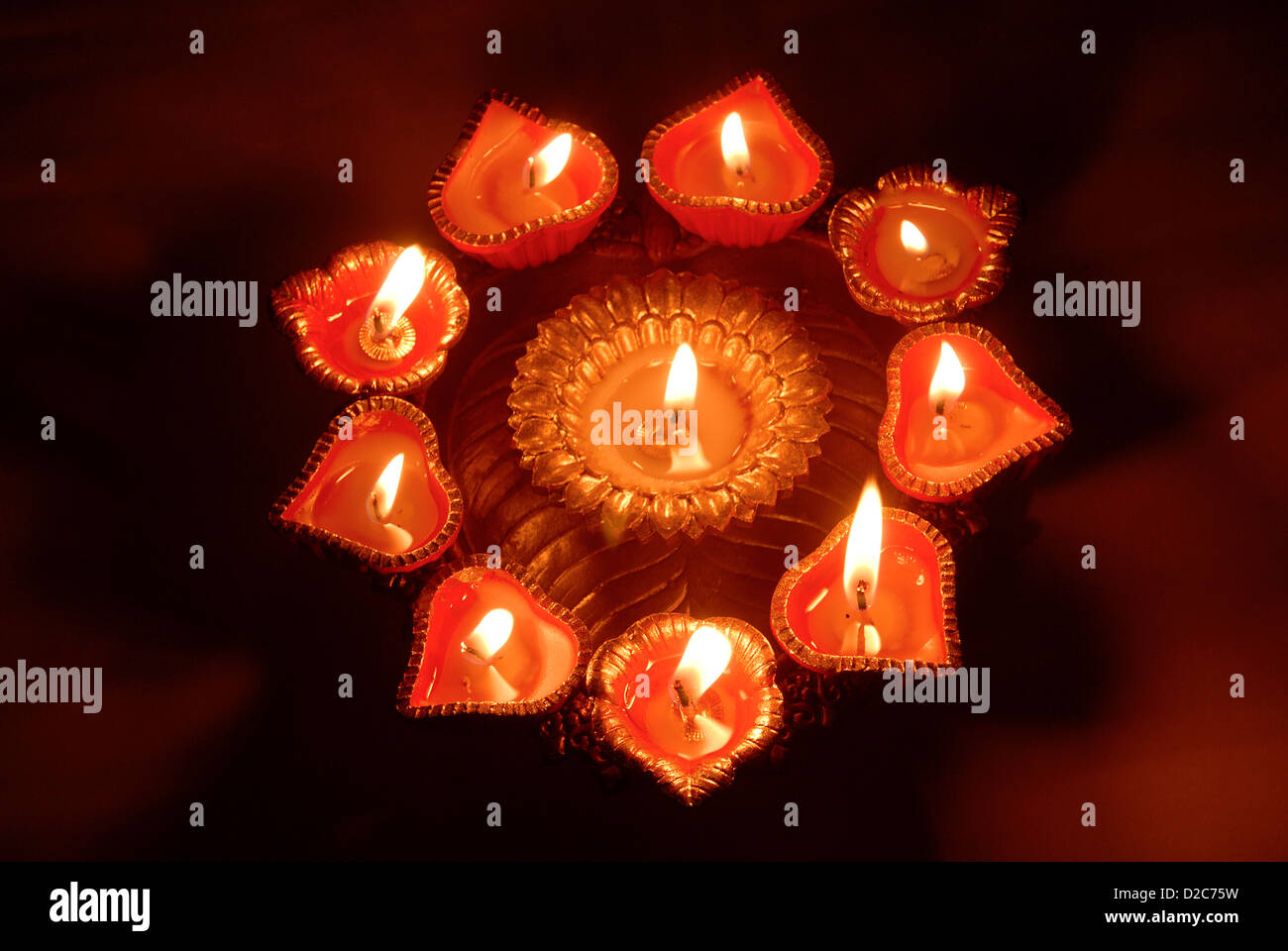 Dekorative Diwali Lampen mit zehn Flammen auf Deepawali Diwali-fest Stockfoto