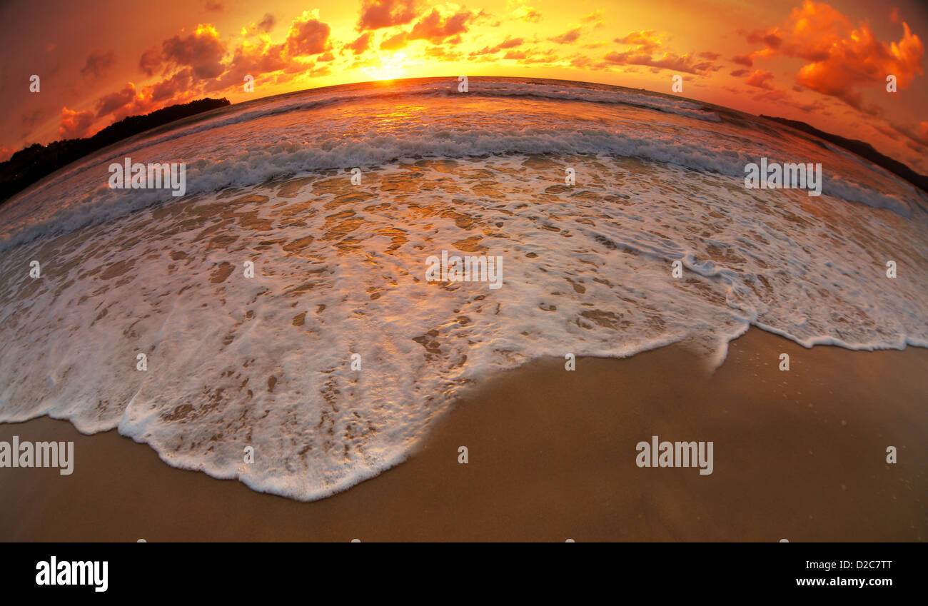 Meer oder Ozean Strand Sonnenuntergang fisheye-Objektiv aufgenommen Stockfoto