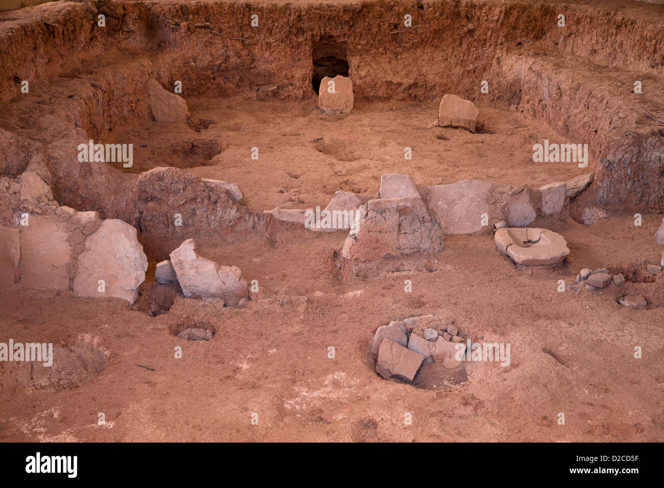 Ruinen von Kiva, Raum für religiöse Rituale der präkolumbianischen Anasazi-Indianer, Mesa Verde National Park in Colorado, USA Stockfoto