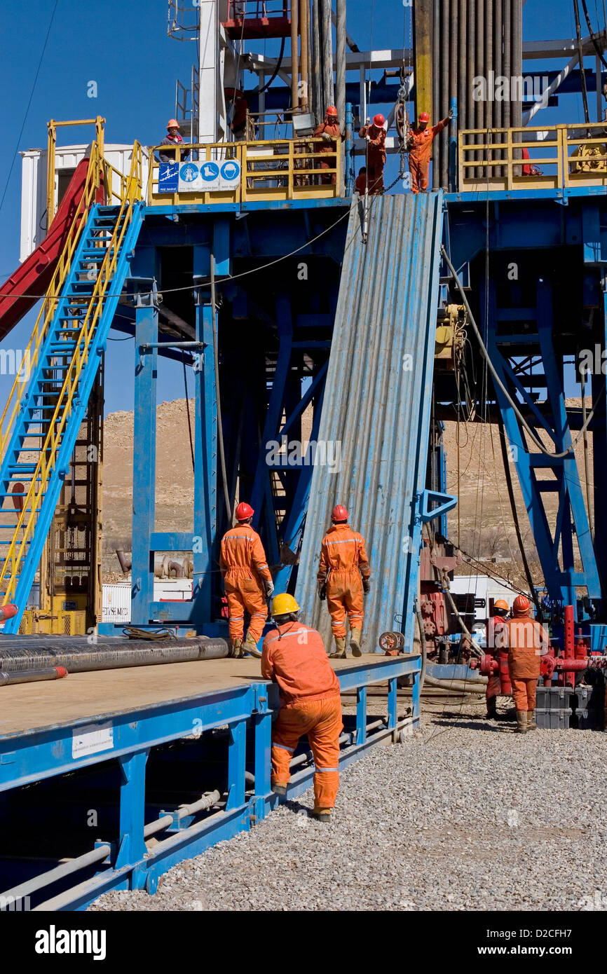 Onshore Öl- und Gas-Exploration-Website. Heben Draht-Linie-Logging-Tools Rig Plattform Stock nach der Montage. Kurdistan-Irak Stockfoto