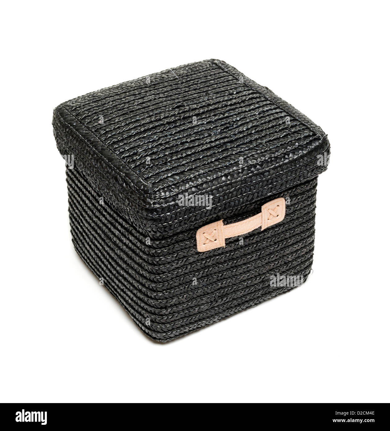 Schwarz Rattan Box isoliert auf weißem Hintergrund Stockfoto