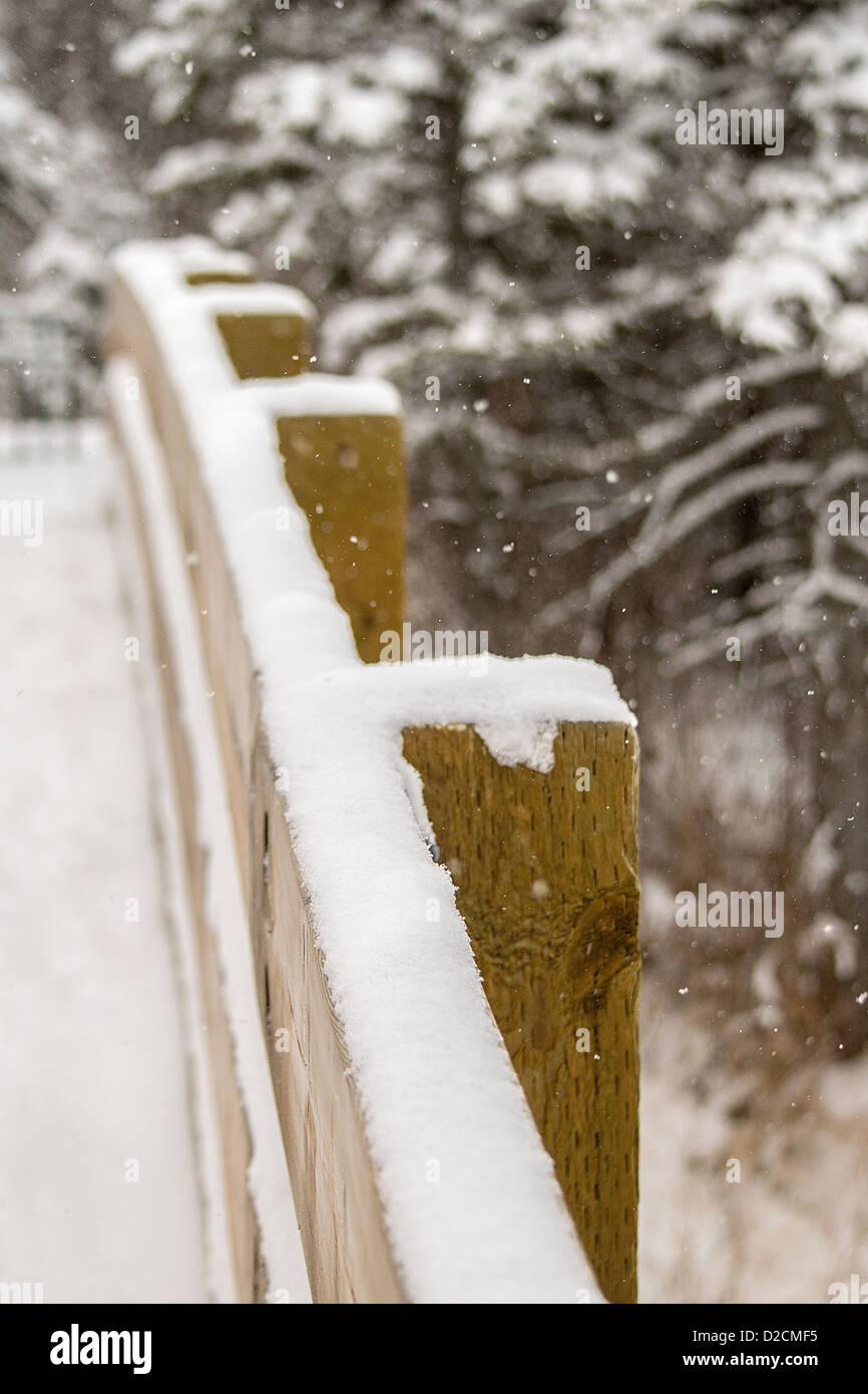 Tiefe des Feldes Schuss einer Brücke im winter Stockfoto