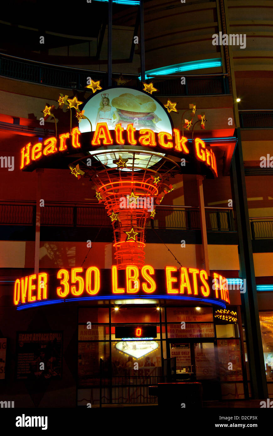 Leuchtreklame Heart Attack Grill Fremont Street Experience alte Innenstadt von Las Vegas in der Nacht Stockfoto
