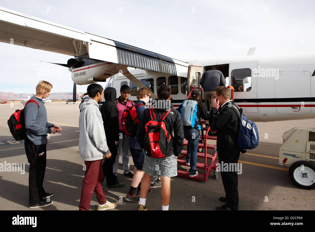 Reisegruppe Flugzeug Dehaviland Otter Sightseeing Tour am Grand Canyon West Flughafen Arizona USA Stockfoto