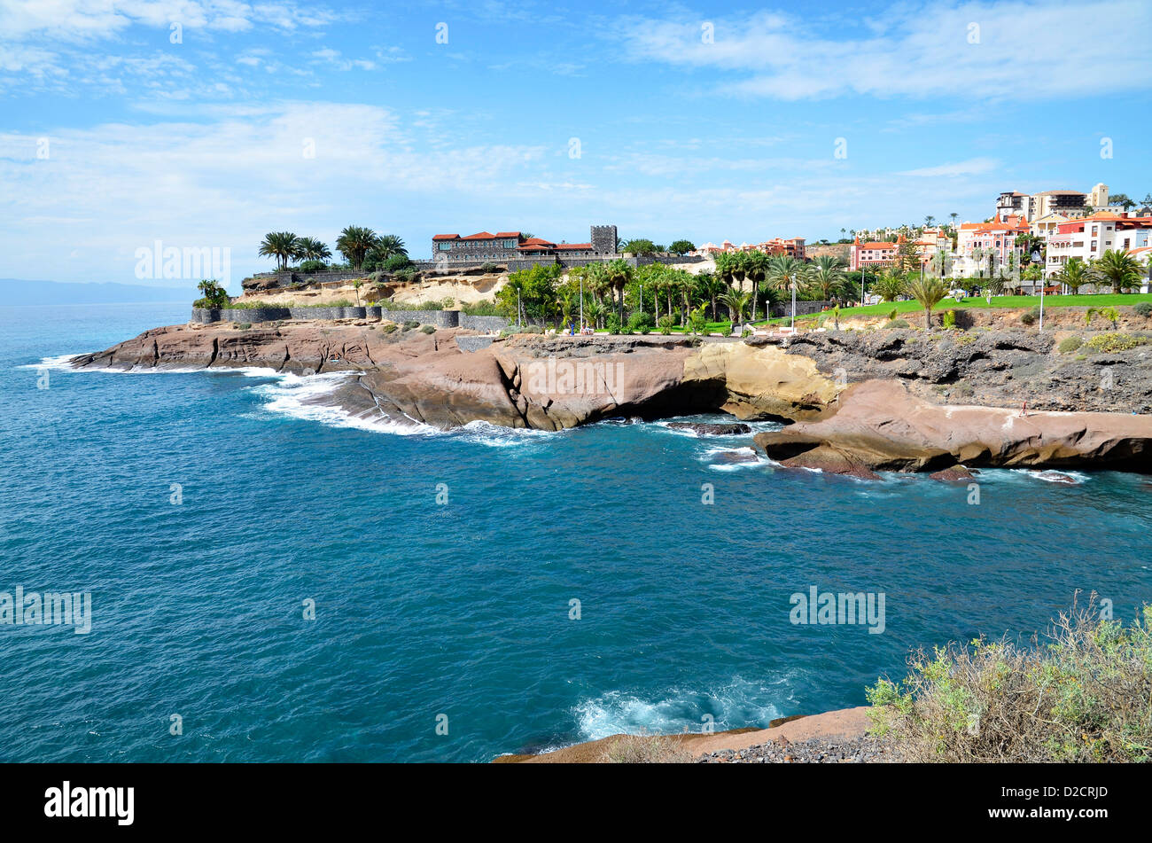 Die Küste in der Nähe von Bahia Del Duque an der Costa Adeje auf Teneriffa, Kanarische Inseln Stockfoto