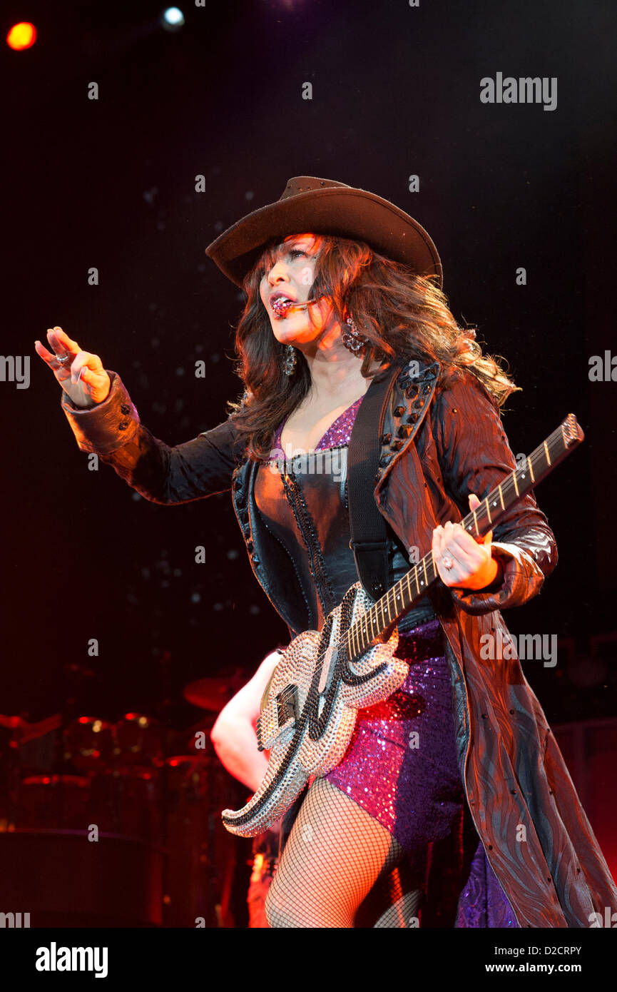 Marie Osmond im Konzert in der O2-Arena zu Beginn der UK-Tour mit ihrem Bruder Donny, hier nicht dargestellt. Stockfoto