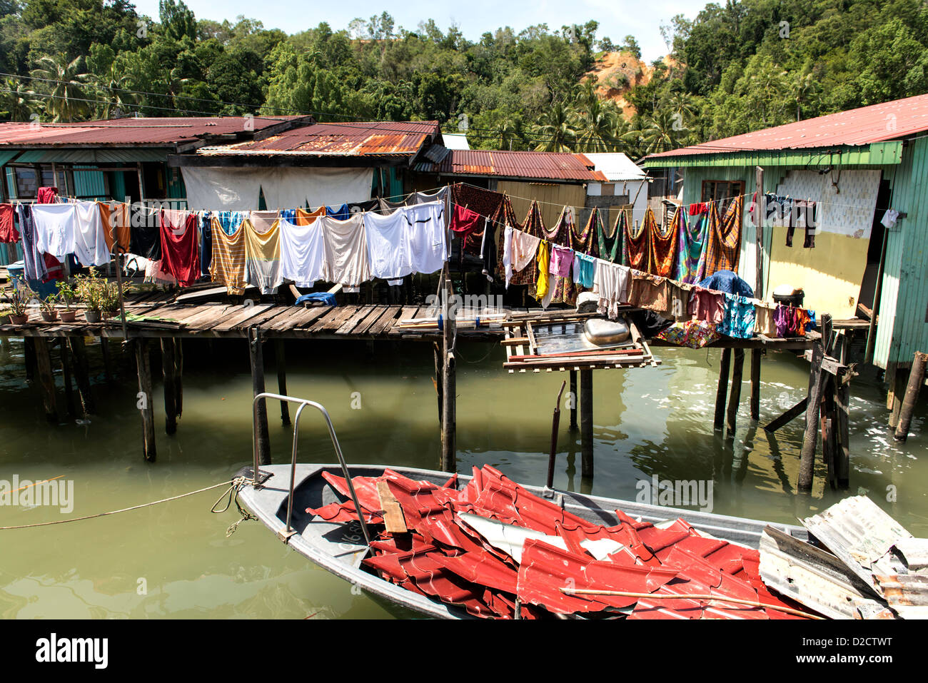 Traditionelle Häuser am Wasser Fischer Dorf Palafitte Gaya Insel Borneo Sabah Malaysia Stockfoto