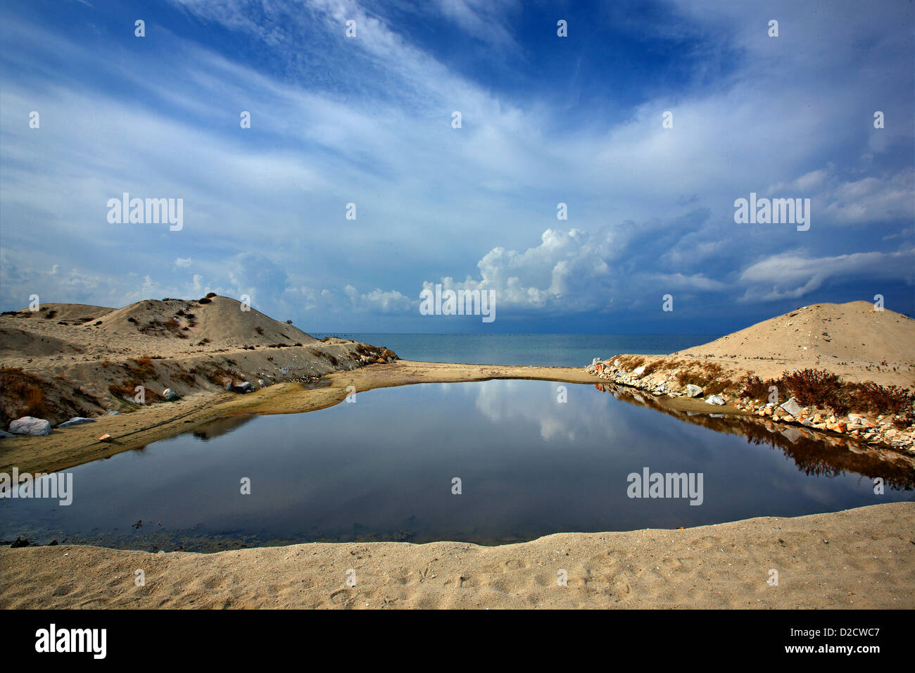 Eine Lagune in Agiasma, in der Nähe von Keramoti Stadt, Feuchtgebiet des Nestos. Kavala, Mazedonien, Griechenland. Stockfoto