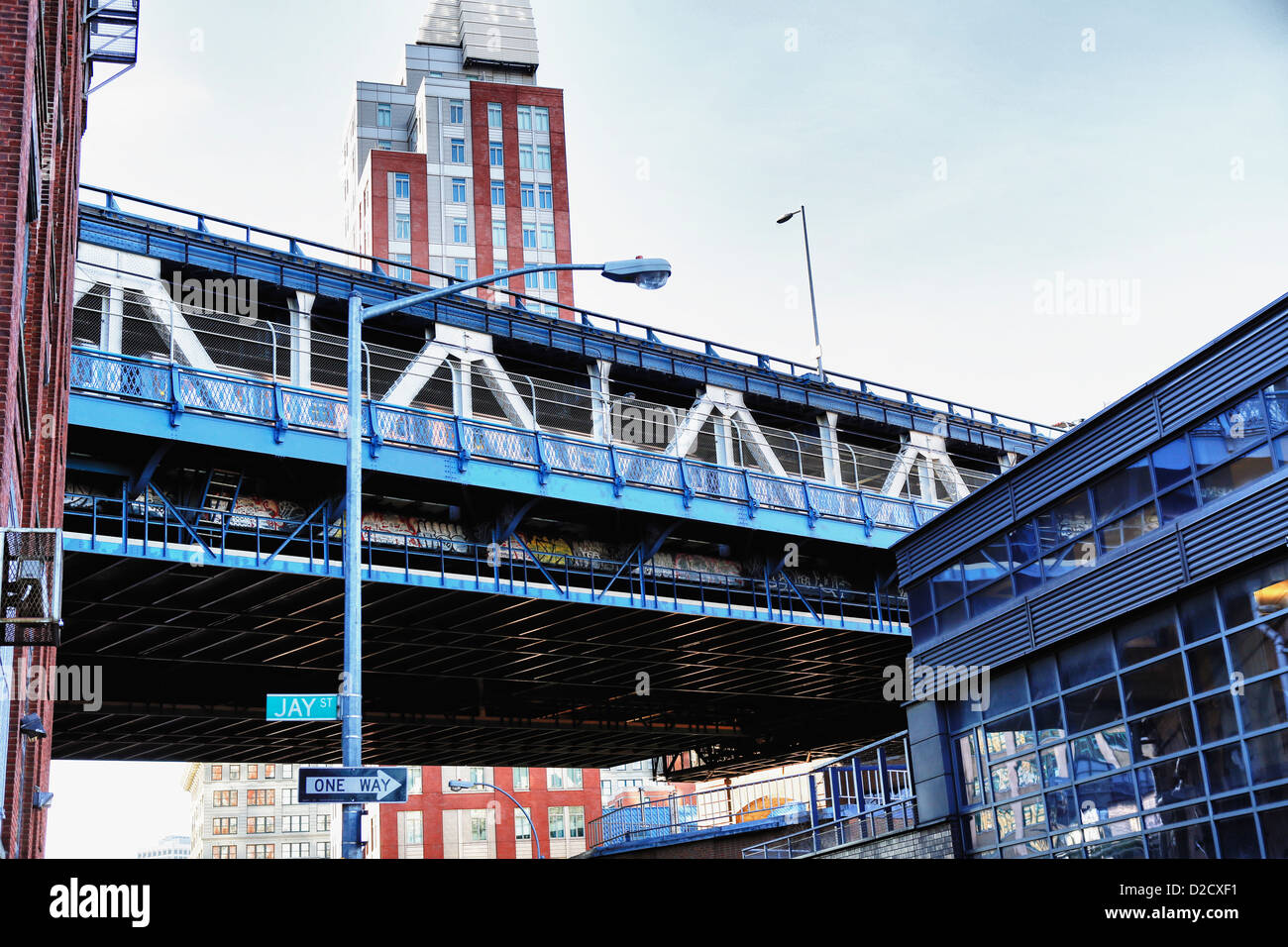 DUMBO Imbissen, Brooklyn, NY - Down Under die Manhattan Bridge Stockfoto