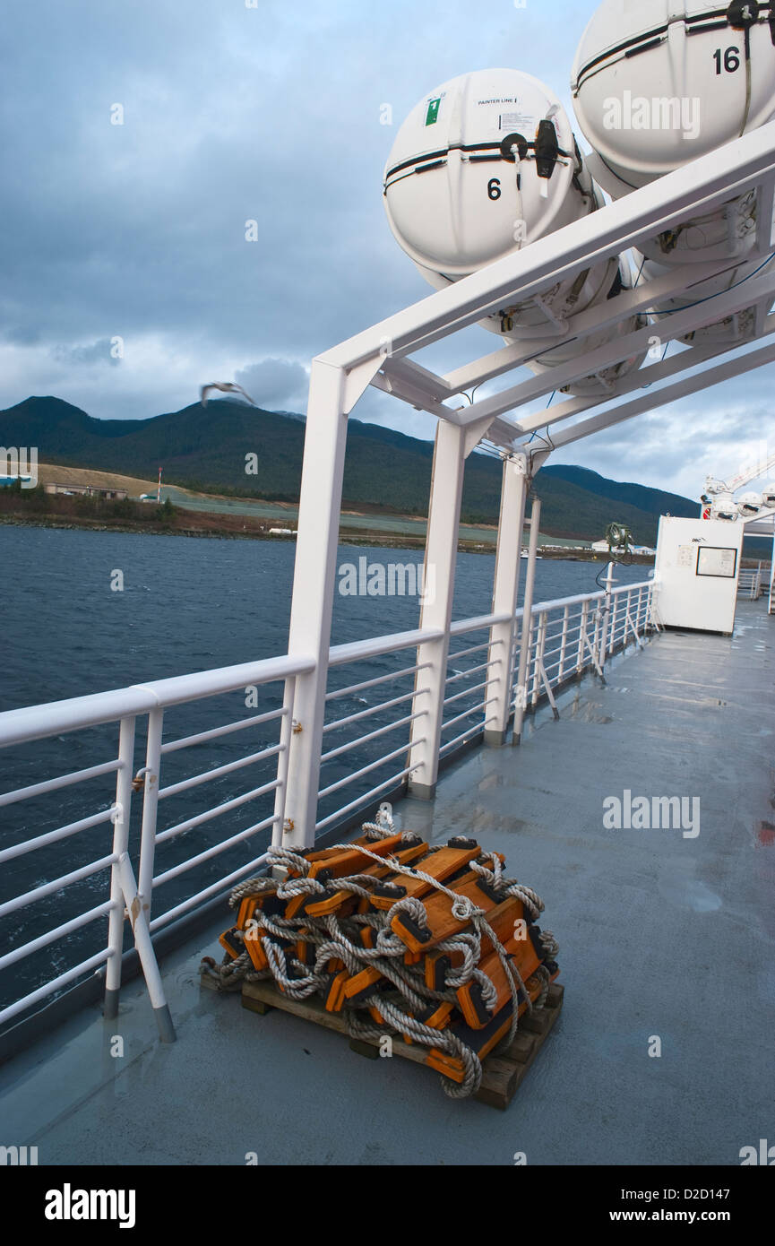 Notfall Seil starrt auf die Malaspina-Fähre in Südost-Alaska, USA Stockfoto