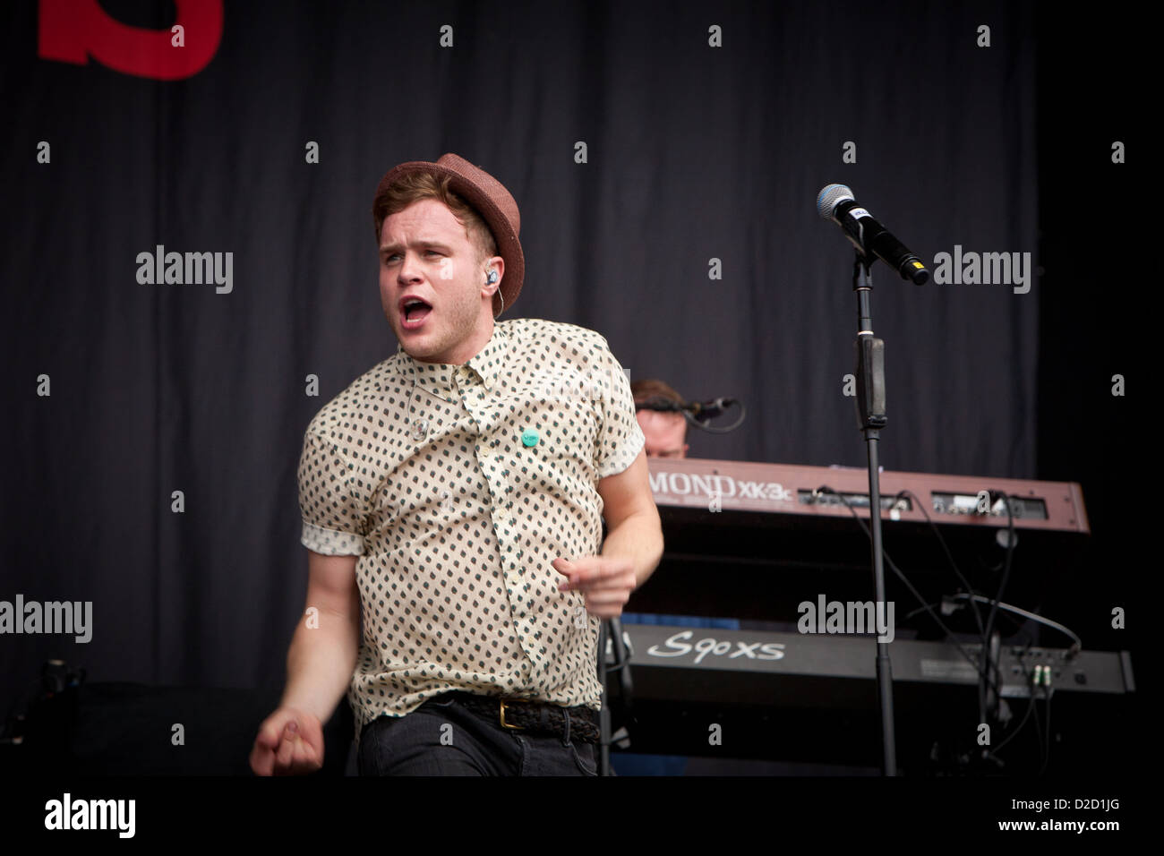 Sänger, Musiker und Songwriter Olly Murs auf der Bühne beim V Festival, Essex UK Stockfoto