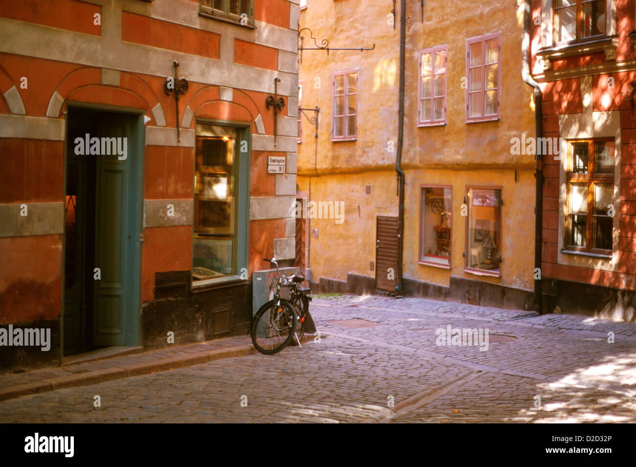 Schweden, Stockholm. Straßenecke In der Altstadt, Branda Tomten. Stockfoto