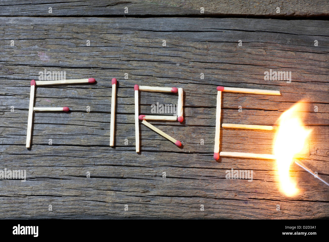 Feuer und Spiele auf Holzbrettern abstrakt Stockfoto