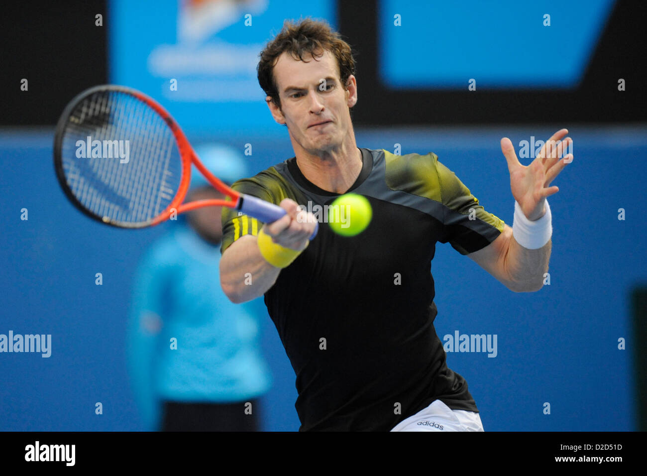 21.01.2013 Melbourne, Australien. Andy Murray aus Großbritannien kehrt ein Schuss am Tag acht der Australian Open aus Melbourne Park. Stockfoto
